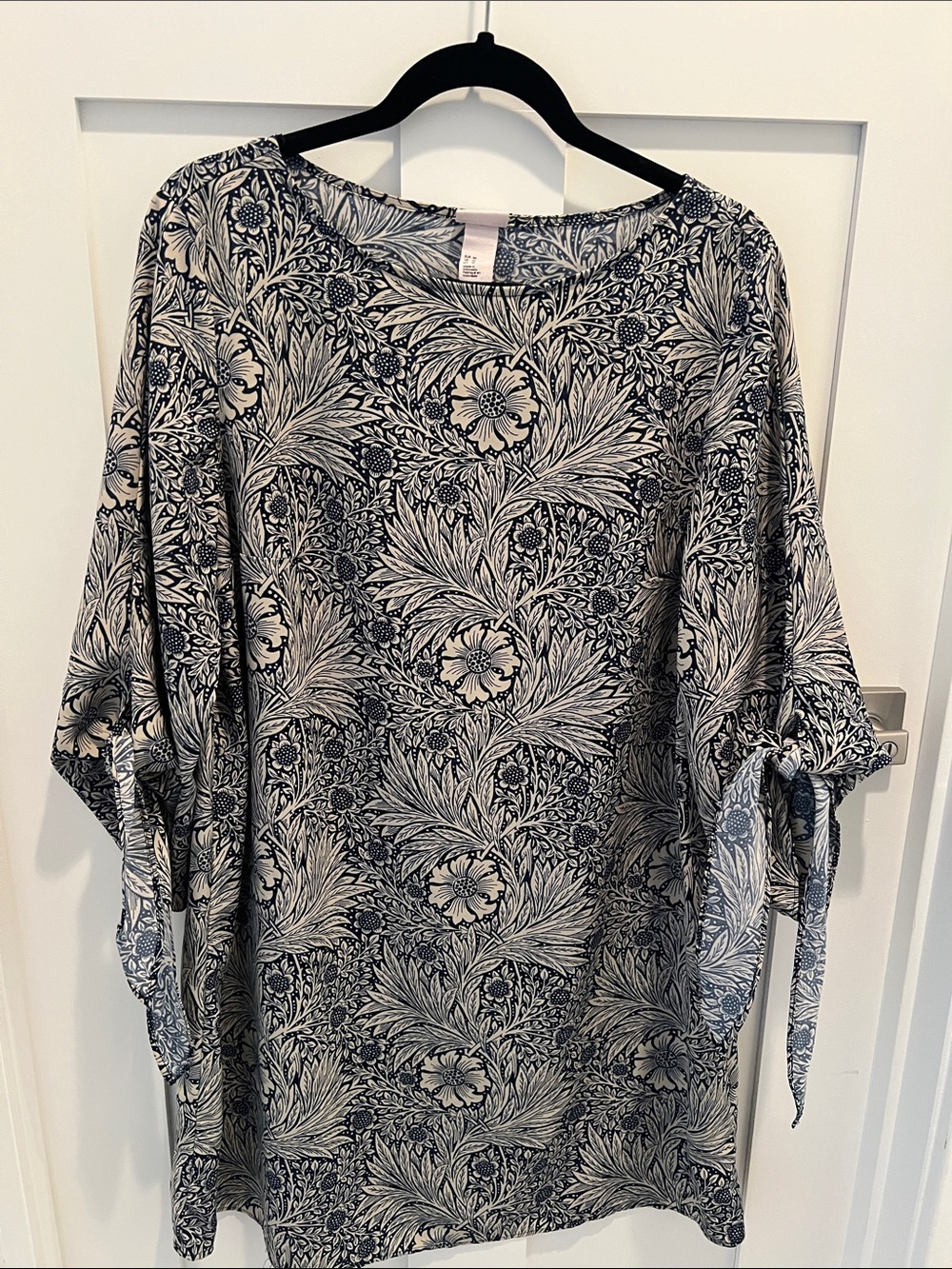 H&M Navy and Cream Floral Tie-Sleeve Tunic
